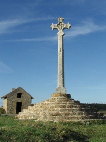 CroixMontJoieTharoiseau001.JPG